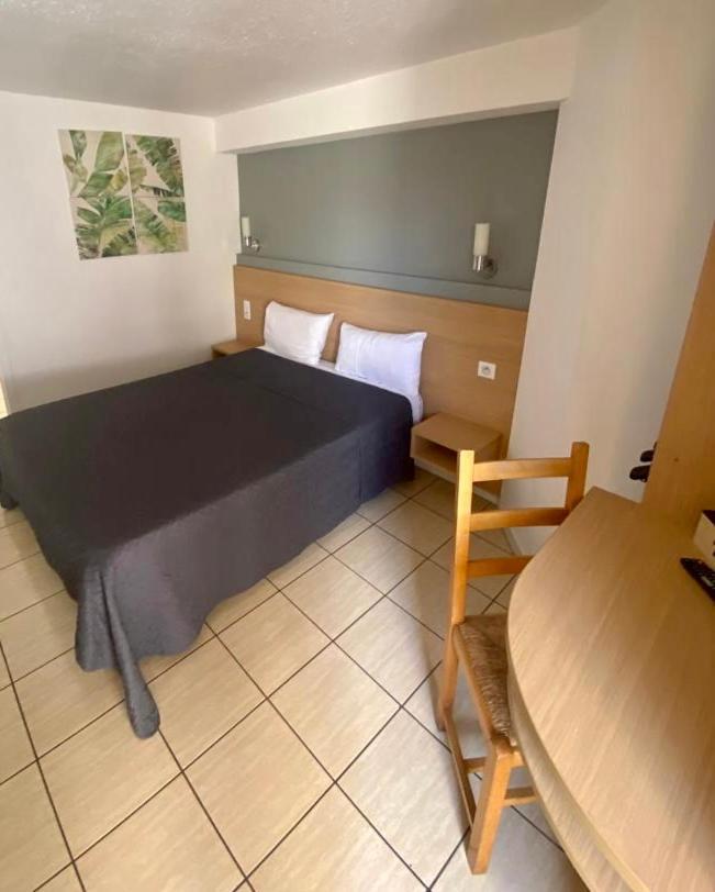 Confort Hotel Montgeron Dış mekan fotoğraf