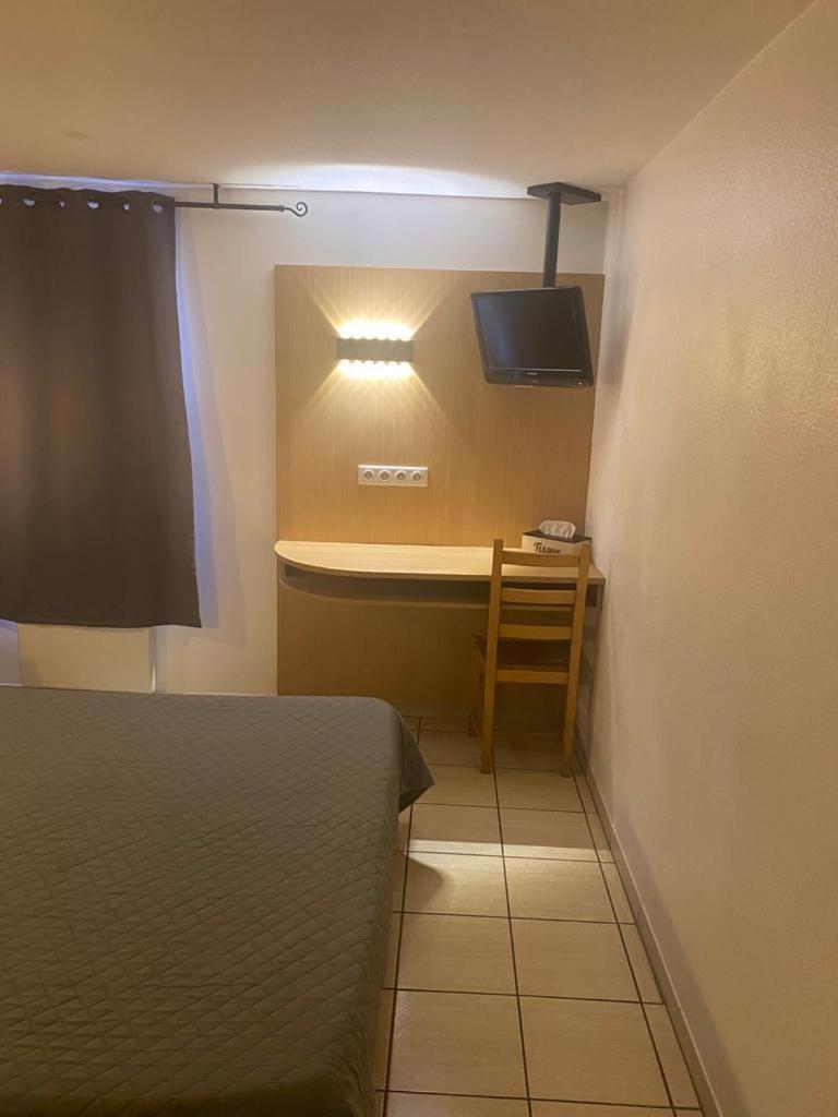 Confort Hotel Montgeron Dış mekan fotoğraf
